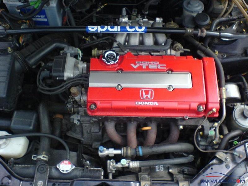 Двигатель хонда 1.5. Civic 1.8 VTEC. Мотор на Honda Civic 1.6 VTEC. Honda Civic 1.5 двигатель. Мотор Хонда Цивик 1.5.