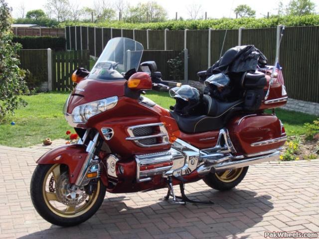 honda goldwing bike price