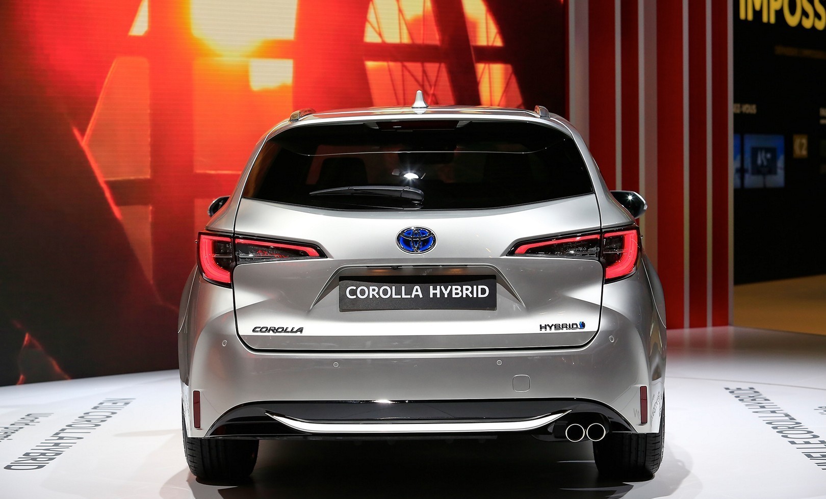 Toyota Corolla Hybrid 2020 универсал