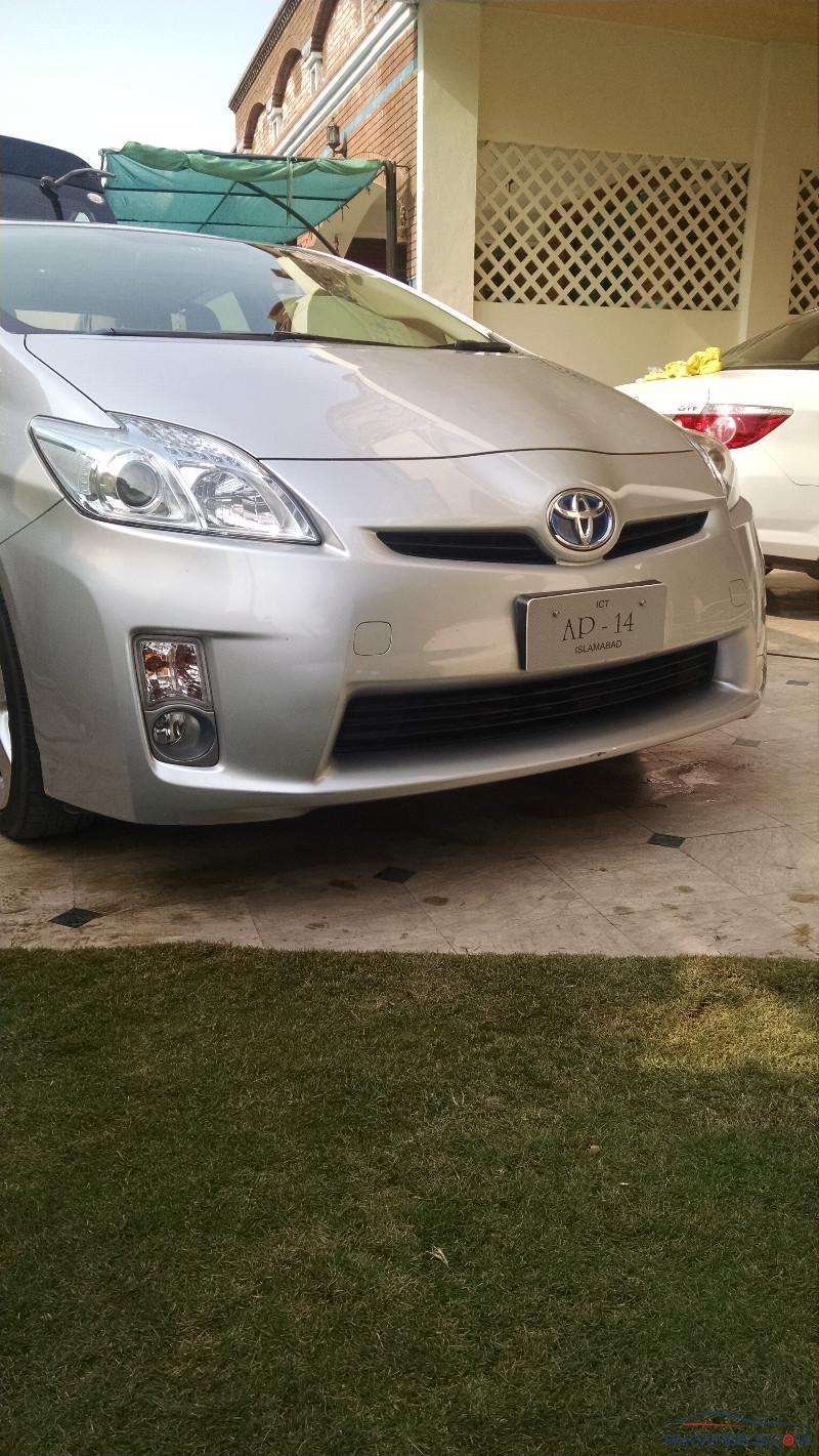 F.S Toyota Prius S Package 2011 Cars PakWheels Forums
