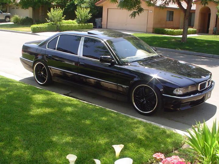 BMW 7 e38 черная