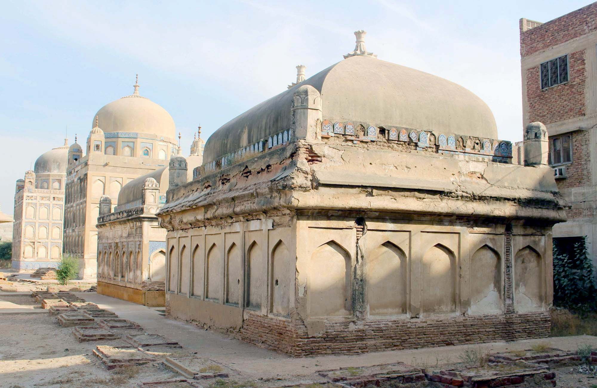 HistoricalTombs Of Taalpur Mirs - Travel N Tours - PakWheels Forums