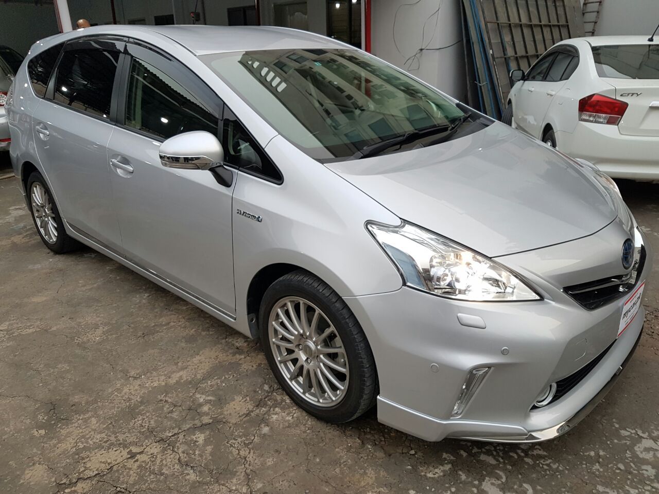 Приус альфа. Toyota Prius Alpha 2012. Toyota Prius Alpha 2011. Toyota Prius Alpha 2017. Тойота Приус Альфа 2015.