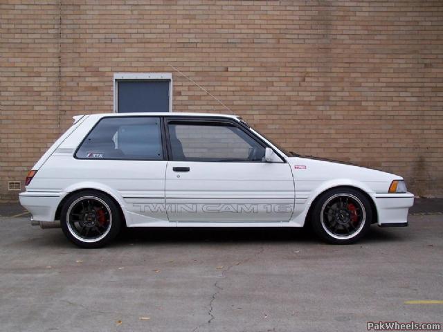 Toyota corolla fx ae82